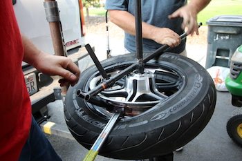 Motorcycle Tire Change-Balance in Your Garage-DIY-Tutorial