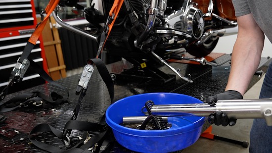 How to Change the Front Fork Fluid Oil On A 2014 Newer Harley